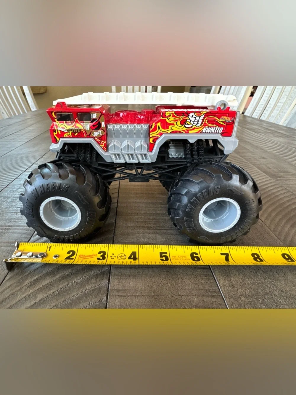 Hot Wheels Monster Truck - 5 Alarm Fire Truck